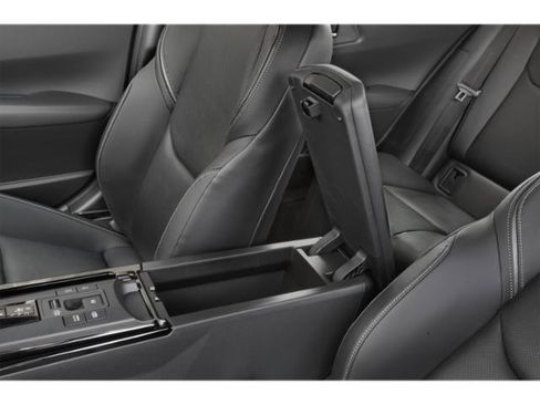 New 2027 Toyota Prius Plug-In Hybrid FWD image 10