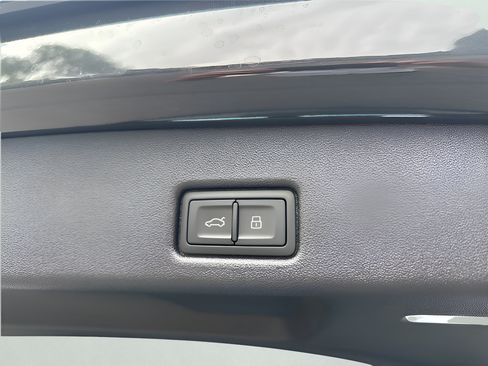 Used 2025 Audi Q5 Premium Plus w/ Premium Plus AWD/4WD image 34