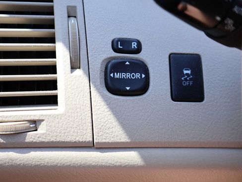 Used 2011 Toyota Avalon Limited image 35