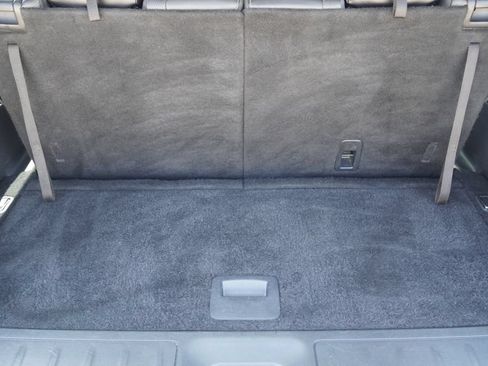 Used 2018 Nissan Pathfinder Platinum FWD image 11