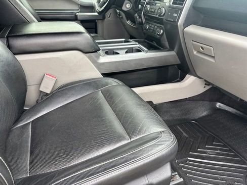 Used 2017 Ford F150 XLT w/ Equipment Group 302A Luxury AWD/4WD image 38