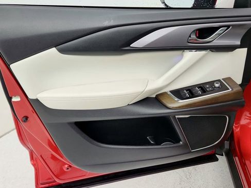 Used 2021 MAZDA CX-9 Signature image 11