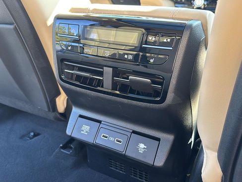 Certified 2023 Acura MDX SH-AWD w/ Advance Package image 24