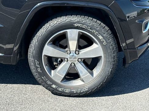 Used 2014 Jeep Grand Cherokee Overland w/ Advanced Technology Group AWD/4WD image 11
