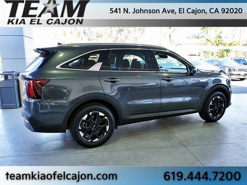 Certified 2024 Kia Sorento S image 8