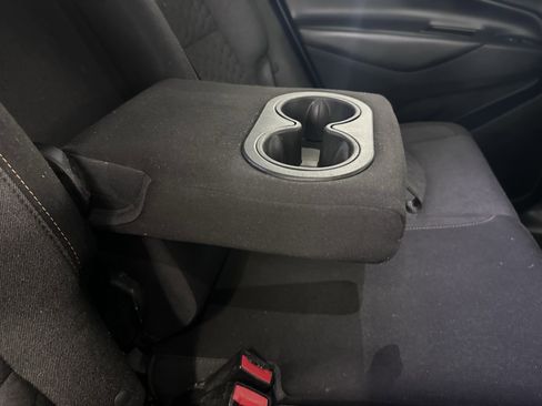 Used 2021 Chevrolet Equinox LT w/ Driver Convenience Package image 41