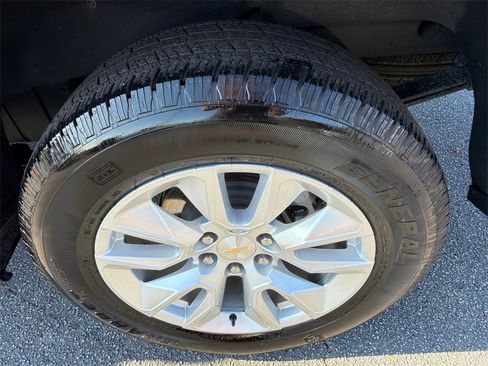 Used 2024 Chevrolet Silverado 1500 Custom image 19