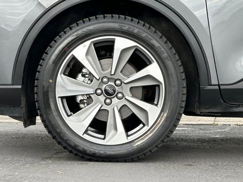 Certified 2025 Ford Escape Platinum image 27