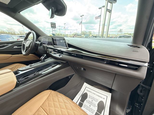 Certified 2024 Cadillac Escalade Sport AWD/4WD image 30