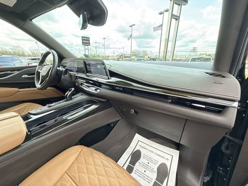 Certified 2024 Cadillac Escalade Sport AWD/4WD image 30