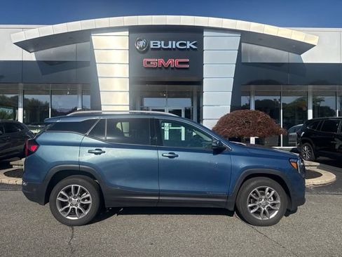 Used 2024 GMC Terrain SLT AWD/4WD image 22