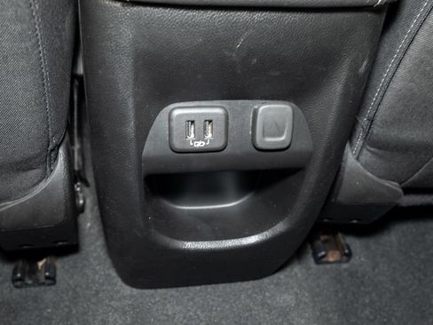 Used 2021 Chevrolet Colorado LT w/ LT Convenience Package AWD/4WD image 22