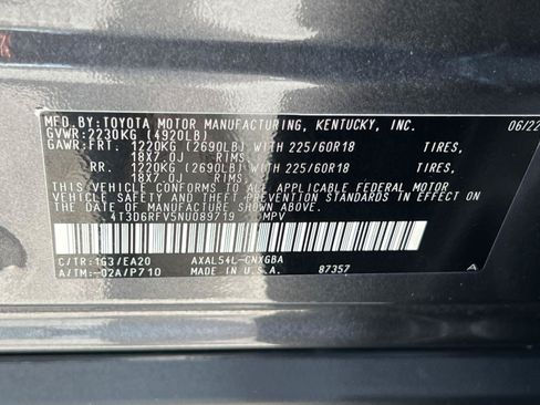 Used 2022 Toyota RAV4 Limited AWD/4WD image 35