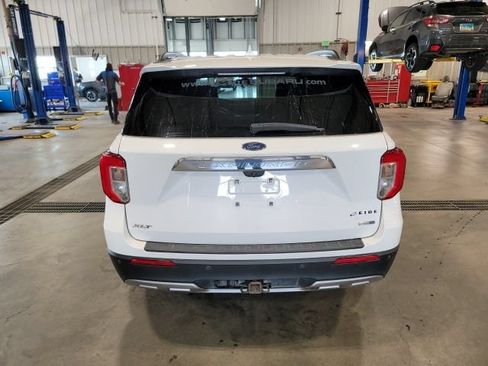 Used 2020 Ford Explorer XLT AWD/4WD image 6