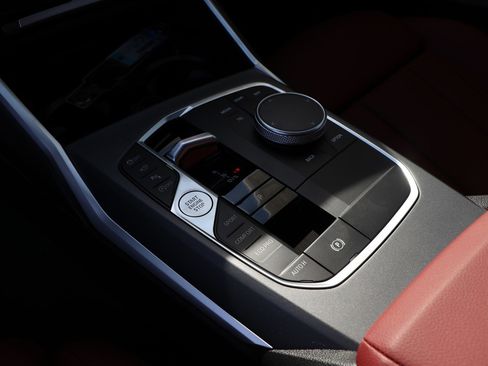 Certified 2025 BMW 230i Coupe w/ Convenience Package image 24