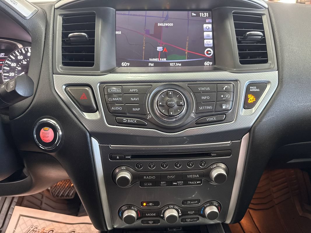 Used 2019 Nissan Pathfinder SL AWD/4WD image 17