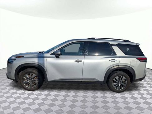 Used 2024 Nissan Pathfinder SV FWD image 7
