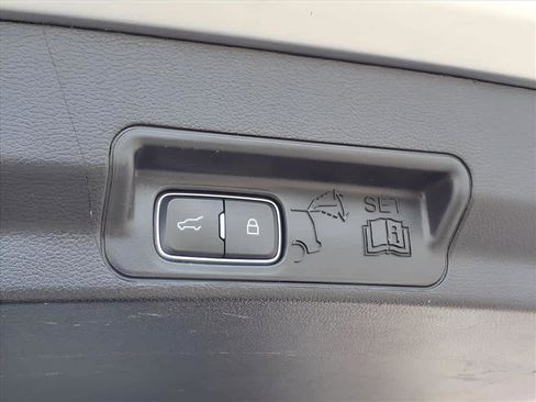 Used 2021 Ford Explorer Limited w/ Equipment Group 301A image 6