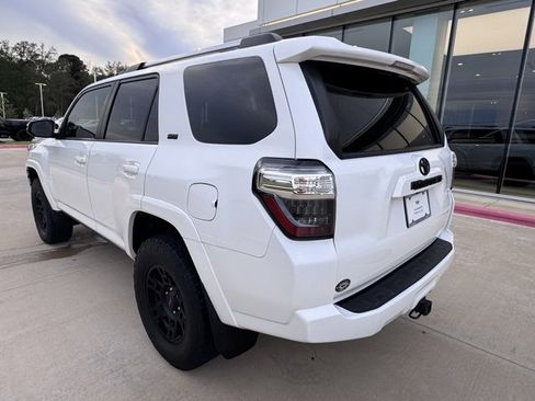 Used 2023 Toyota 4Runner SR5 Premium image 3