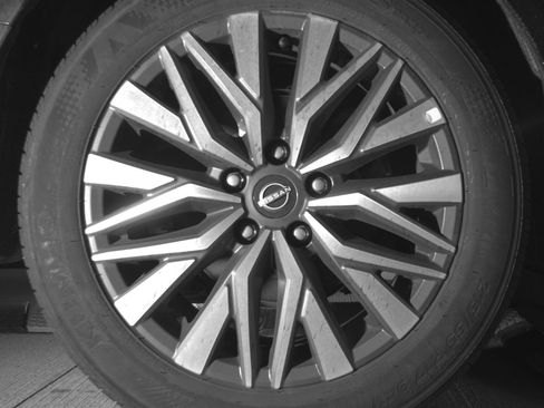 Used 2025 Nissan Altima 2.5 SV FWD image 15