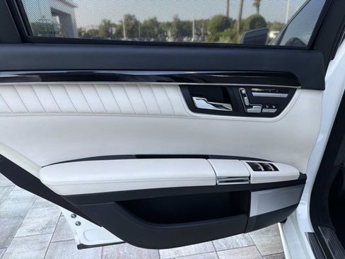 Used 2013 Mercedes-Benz S 550 image 17