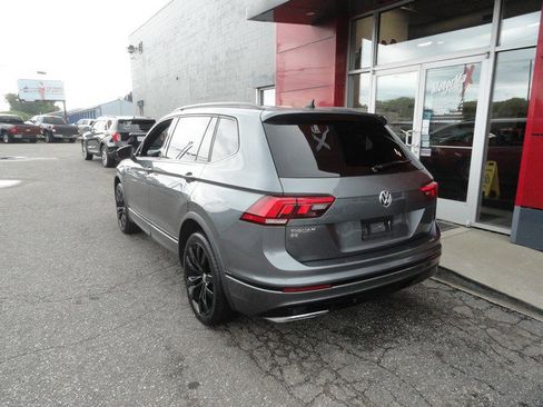Used 2021 Volkswagen Tiguan SE R-Line image 3