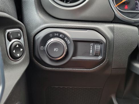 Used 2023 Jeep Wrangler Unlimited Sport AWD/4WD image 28