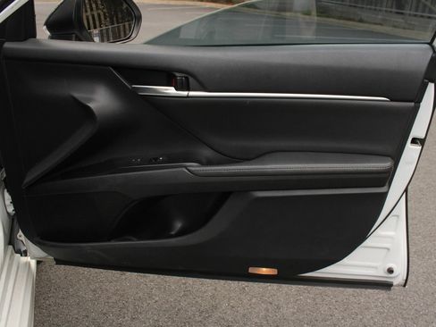 Used 2019 Toyota Camry XSE FWD image 25