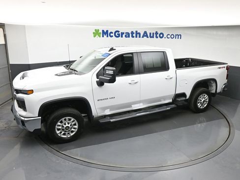 Used 2025 Chevrolet Silverado 2500 LT w/ Convenience Package AWD/4WD image 18
