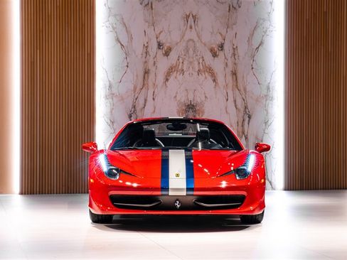 Used 2015 Ferrari 458 Spider RWD image 3