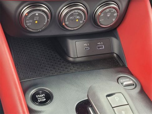 Certified 2024 Nissan Z Performance w/ Floor Mat Package image 17