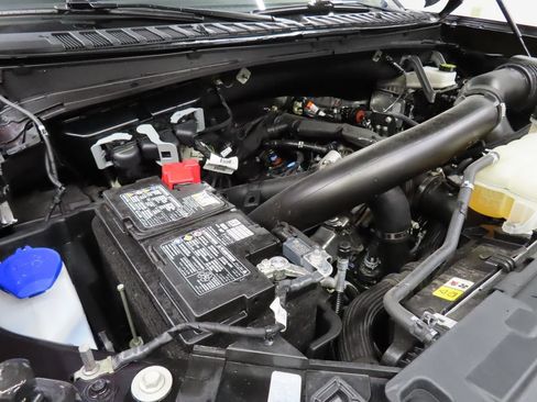 Used 2025 Ford Expedition Active AWD/4WD image 32