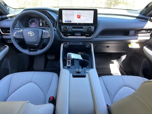 New 2026 Toyota Grand Highlander AWD Hybrid image 13