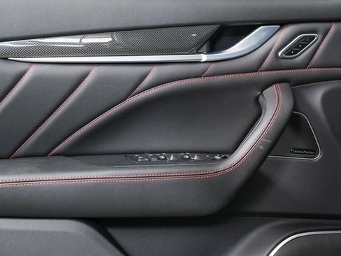 Used 2022 Maserati Levante Modena S image 8