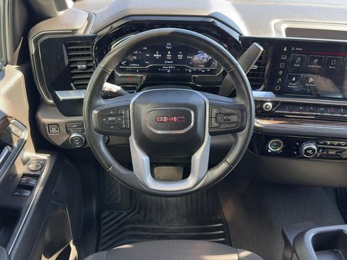 Used 2024 GMC Sierra 1500 SLE image 9