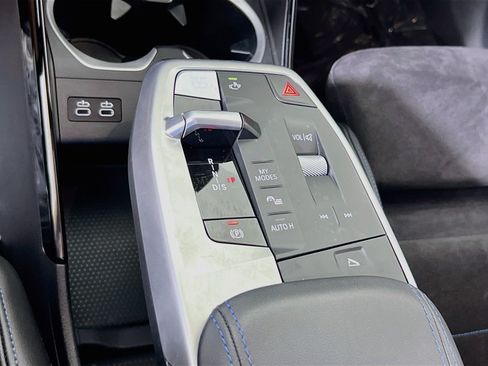 Used 2025 BMW X1 xDrive28i w/ M Sport Package AWD/4WD image 16