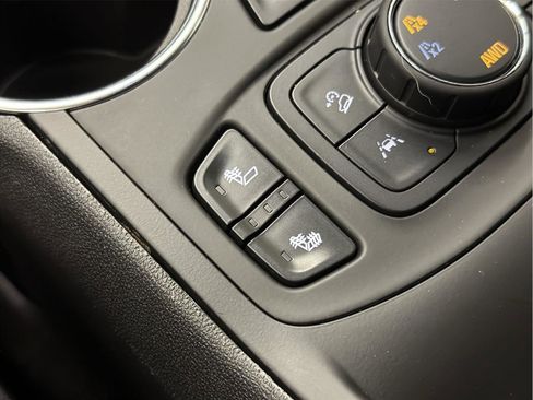 Certified 2022 GMC Terrain SLT w/ Tech Package image 31