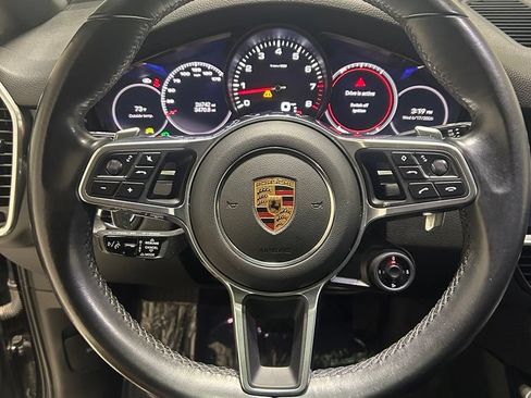 Used 2022 Porsche Cayenne Coupe AWD/4WD image 16