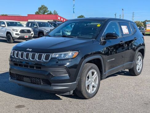 Used 2023 Jeep Compass Sport AWD/4WD image 6