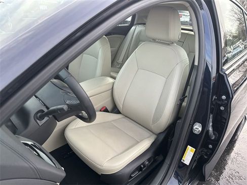 Used 2019 Buick Regal Essence image 19