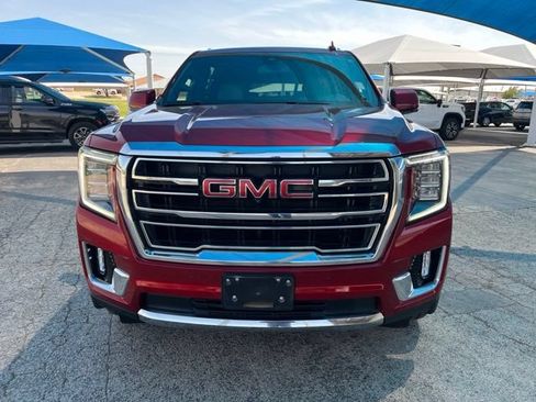 Used 2022 GMC Yukon XL SLT w/ SLT Premium Package AWD/4WD image 2