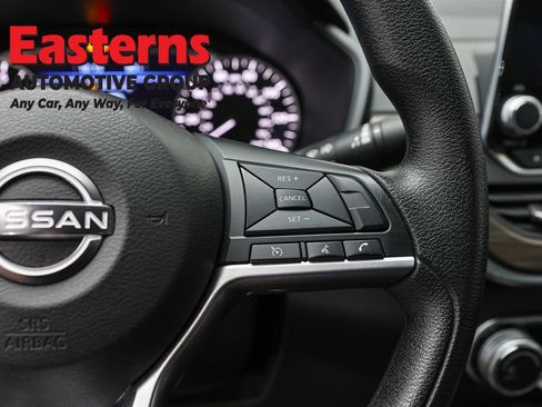 Used 2023 Nissan Altima 2.5 SV AWD/4WD image 16