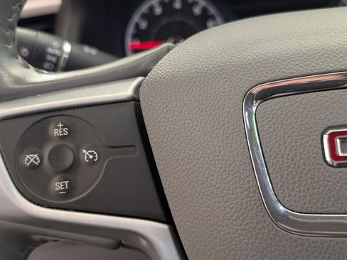 Used 2019 GMC Acadia SLE image 25