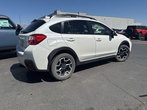 Used 2017 Subaru Crosstrek 2.0i Limited image 3