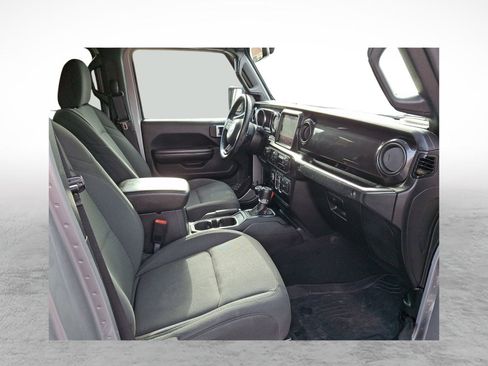 Used 2020 Jeep Gladiator Sport image 11