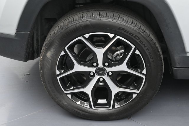 Used 2025 Jeep Compass Limited AWD/4WD image 5
