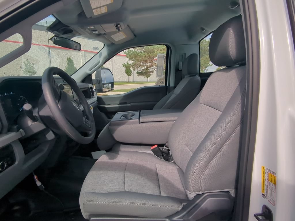 New 2025 Ford F250 XL w/ FX4 Off-Road Package AWD/4WD image 13