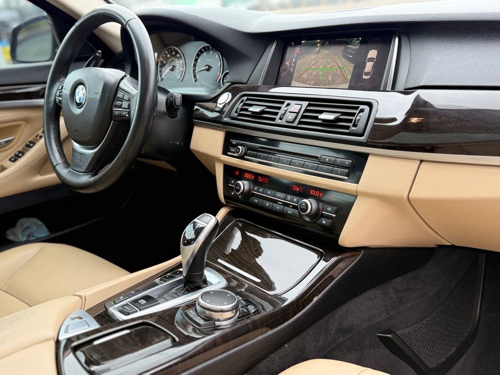 Used 2016 BMW 535i Sedan w/ Driver Assistance Package RWD image 19