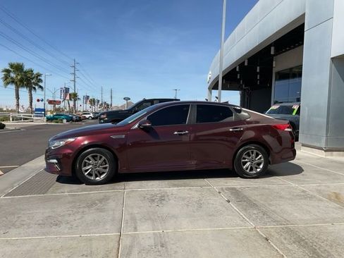 Used 2020 Kia Optima LX image 4
