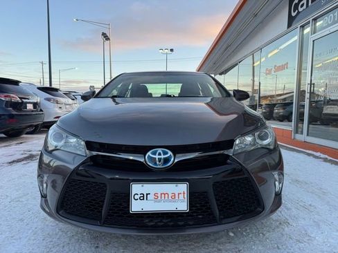 Used 2016 Toyota Camry SE image 2